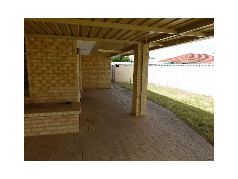 21 Desault Cove, Ballajura WA 6066