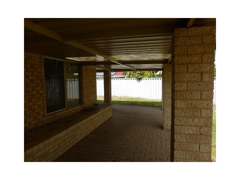 21 Desault Cove, Ballajura WA 6066