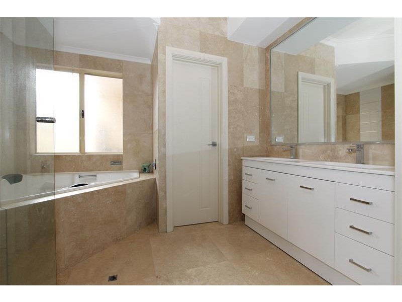 51 Boscastle Way, Darch WA 6065