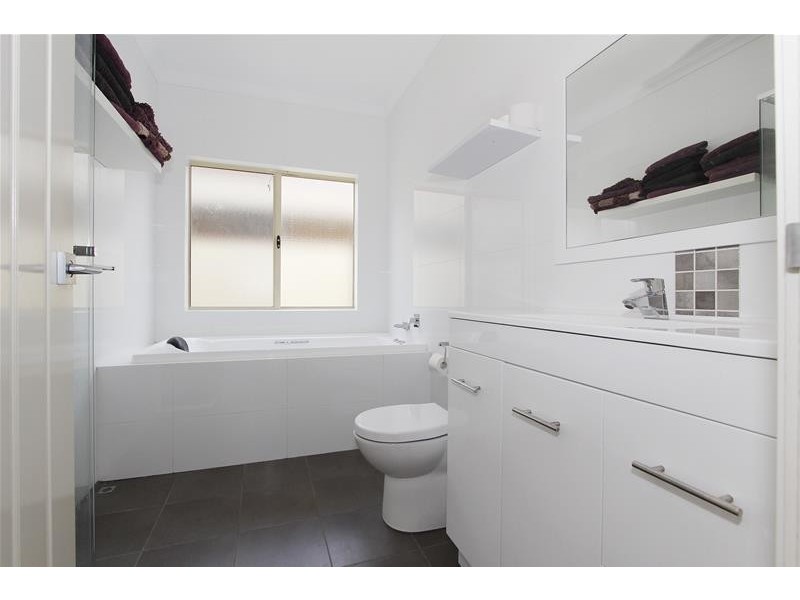 51 Boscastle Way, Darch WA 6065