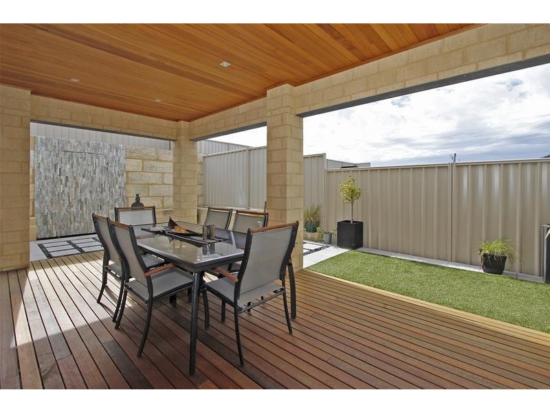 51 Boscastle Way, Darch WA 6065