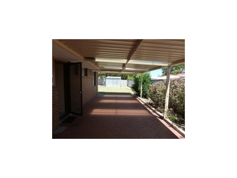 77 Amberton Avenue, Girrawheen WA 6064