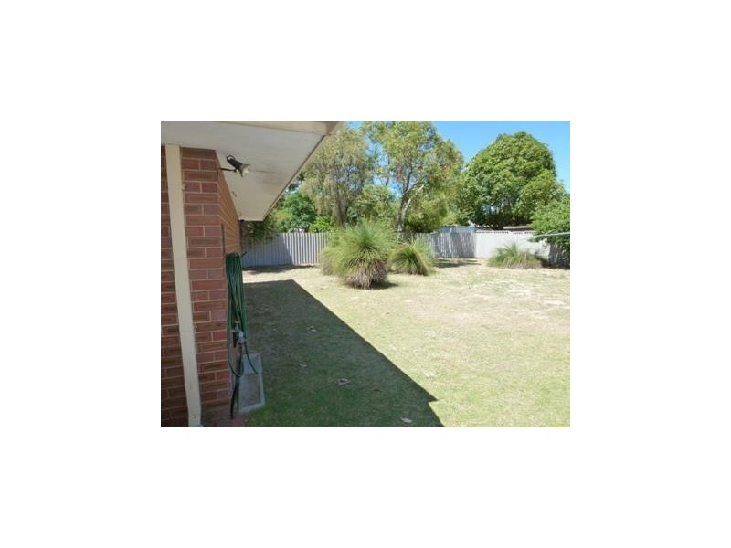 77 Amberton Avenue, Girrawheen WA 6064