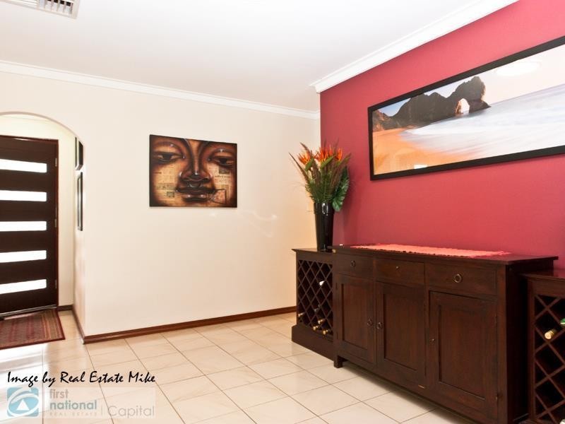 24 Augustus Way, Marangaroo WA 6064