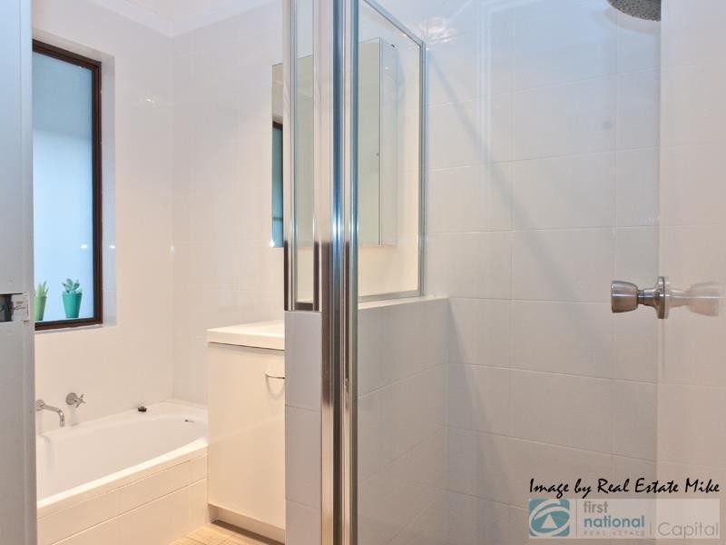 24 Augustus Way, Marangaroo WA 6064