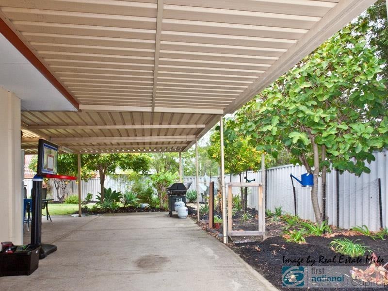 24 Augustus Way, Marangaroo WA 6064