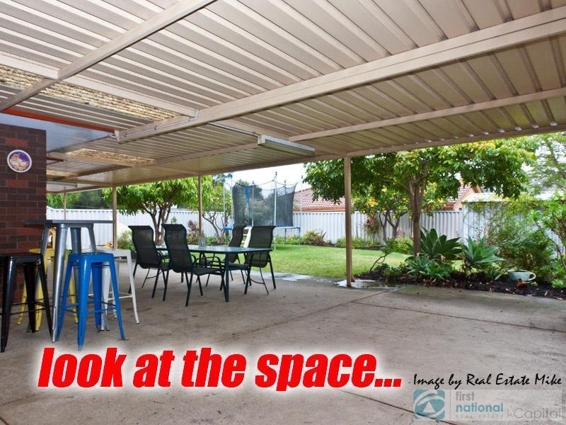 24 Augustus Way, Marangaroo WA 6064