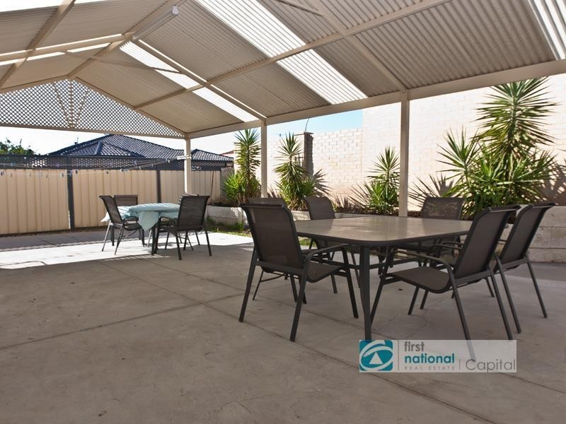 2 Auburn Close, Marangaroo WA 6064