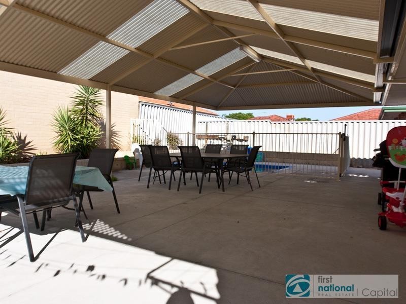 2 Auburn Close, Marangaroo WA 6064