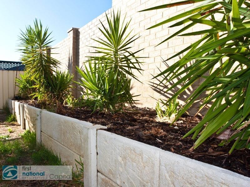 2 Auburn Close, Marangaroo WA 6064