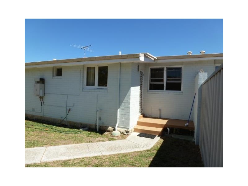 2A Bilby Road, Girrawheen WA 6064