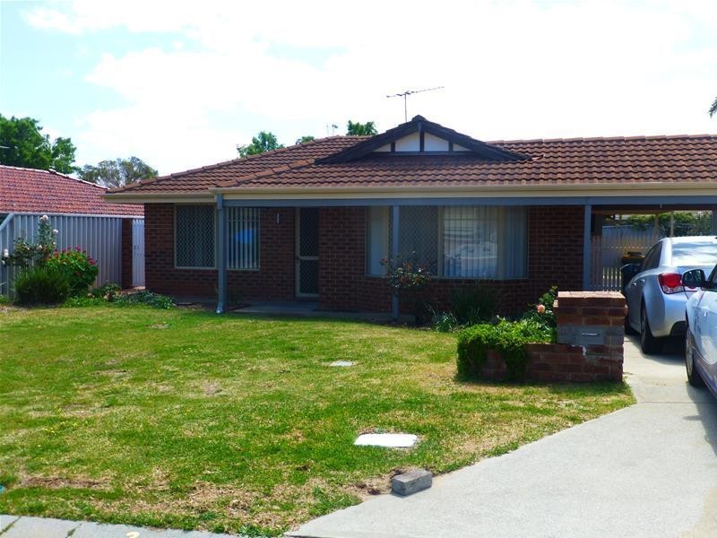 3 Redwood Court, Alexander Heights WA 6064