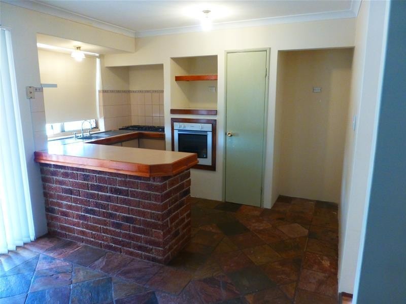 3 Redwood Court, Alexander Heights WA 6064