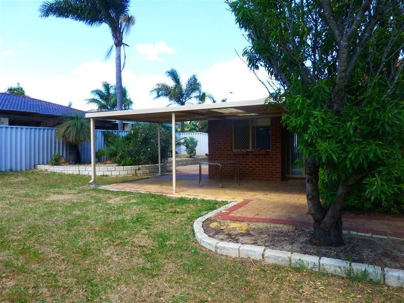 3 Redwood Court, Alexander Heights WA 6064