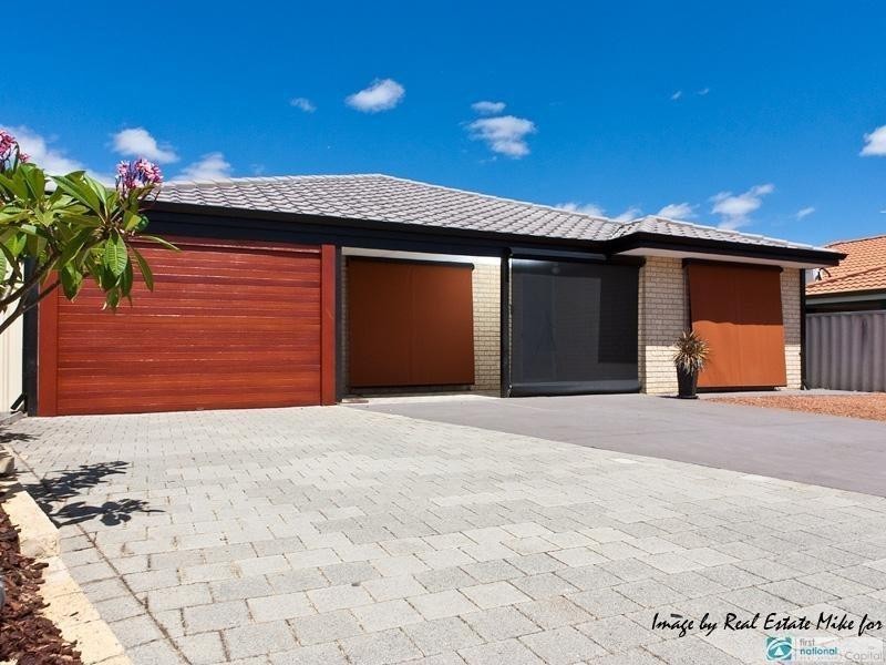 10 Benia Rise, Alexander Heights WA 6064