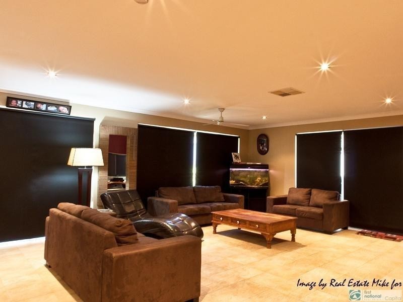 10 Benia Rise, Alexander Heights WA 6064