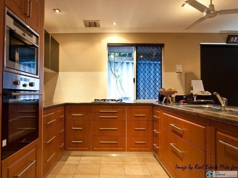 10 Benia Rise, Alexander Heights WA 6064