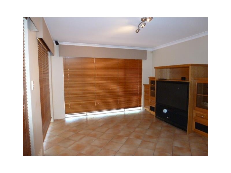 5 Brookway Retreat, Landsdale WA 6065