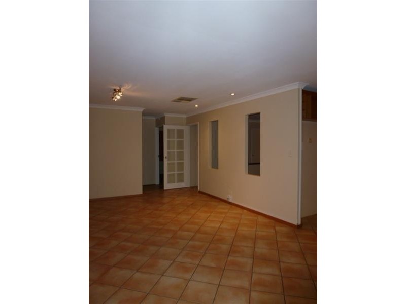 5 Brookway Retreat, Landsdale WA 6065