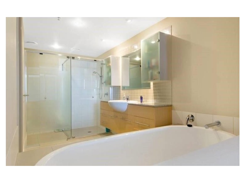 261/105 Scarborough Street, Southport QLD 4215