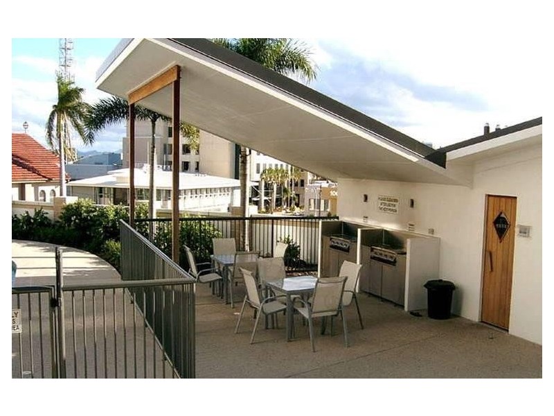 261/105 Scarborough Street, Southport QLD 4215