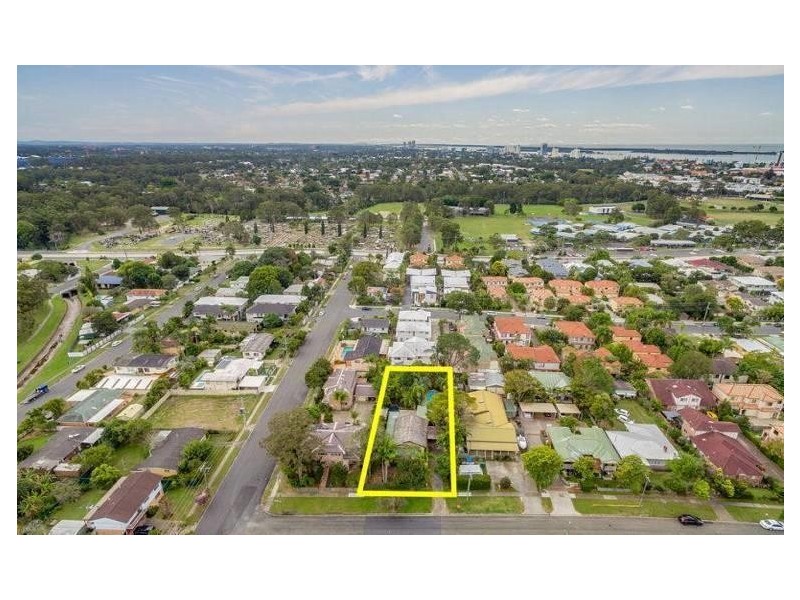 137 Eugaree Street, Southport QLD 4215