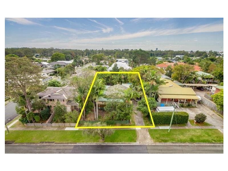 137 Eugaree Street, Southport QLD 4215