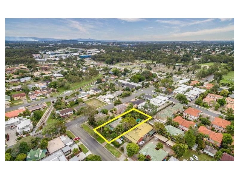 137 Eugaree Street, Southport QLD 4215