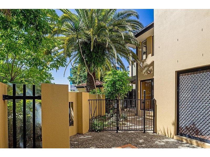 59/24 Slatyer Avenue, Bundall QLD 4217