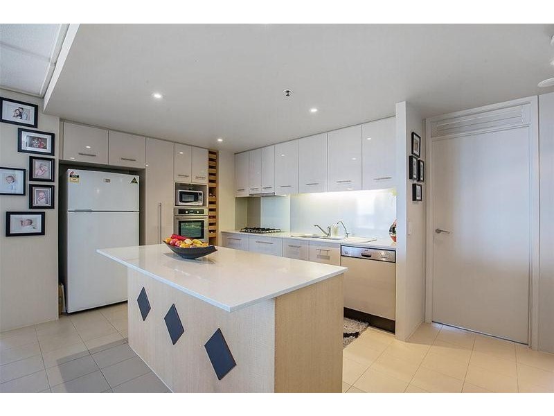 298/105 Scarborough Street, Southport QLD 4215
