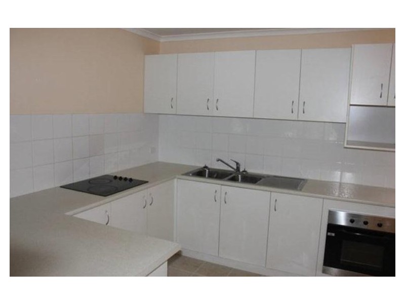 18 Sungold Avenue, Southport QLD 4215