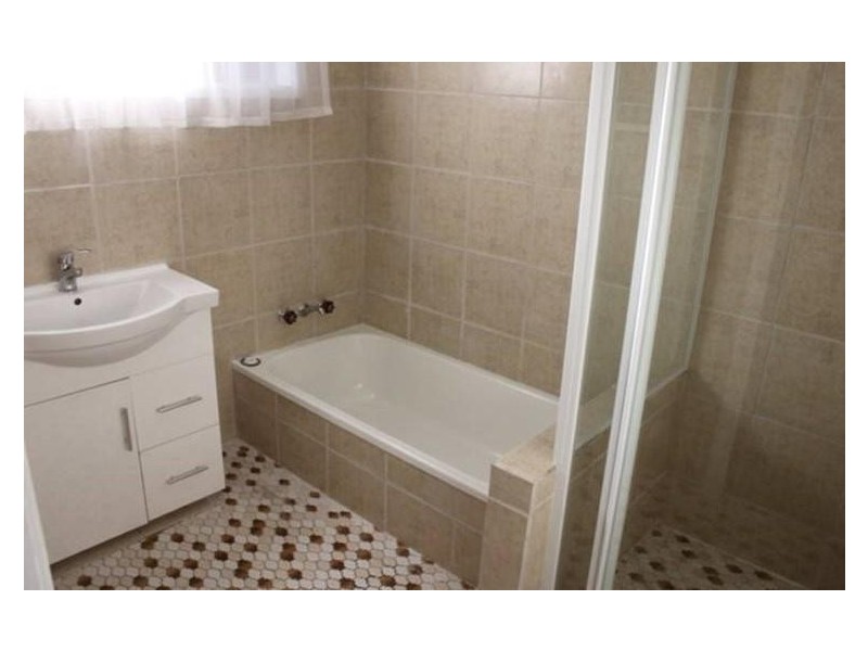 18 Sungold Avenue, Southport QLD 4215