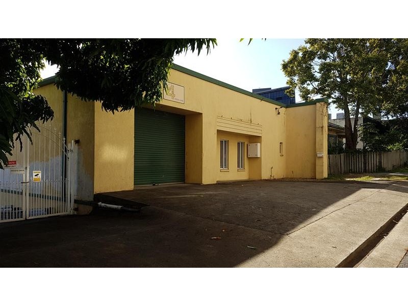 4 & 6 Oban Lane, Southport QLD 4215