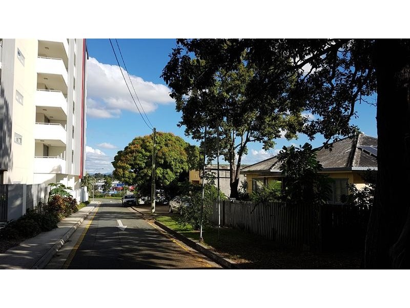 4 & 6 Oban Lane, Southport QLD 4215