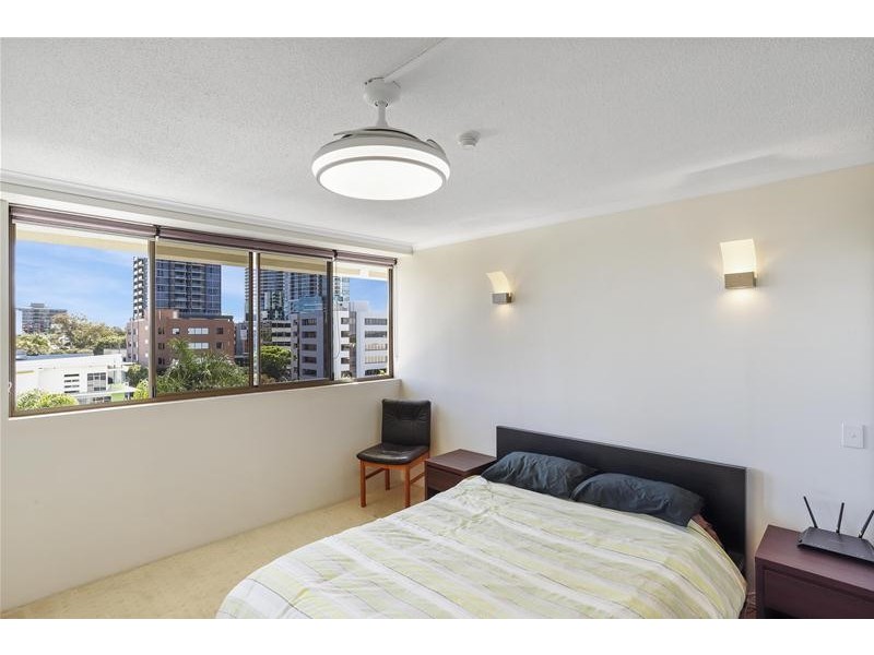 6C/10 Marine Parade, Southport QLD 4215