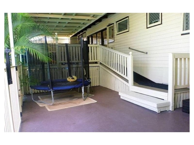 17 Ward Street, Southport QLD 4215