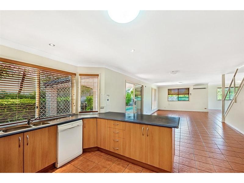 31 Arun Drive, Arundel QLD 4214