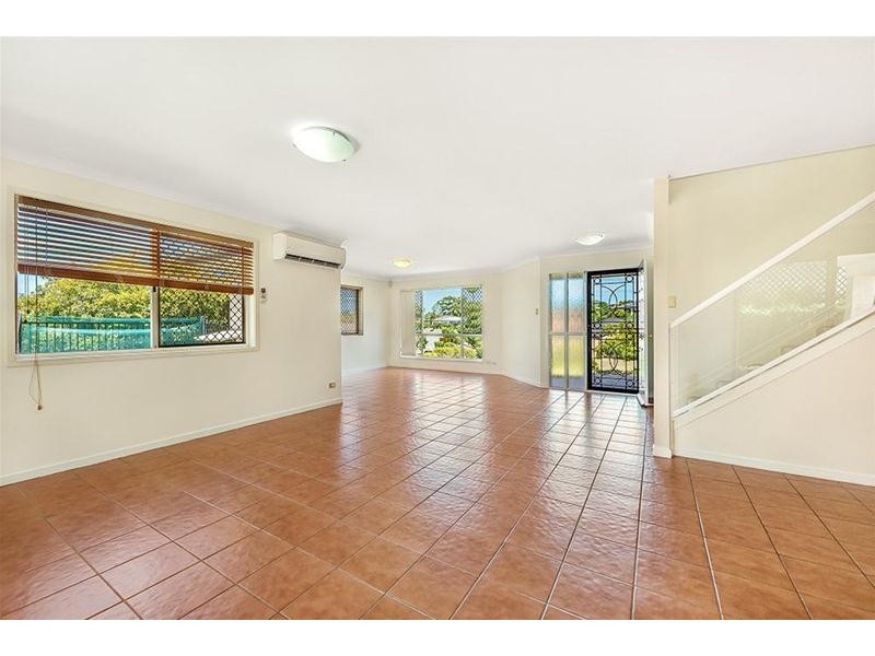 31 Arun Drive, Arundel QLD 4214