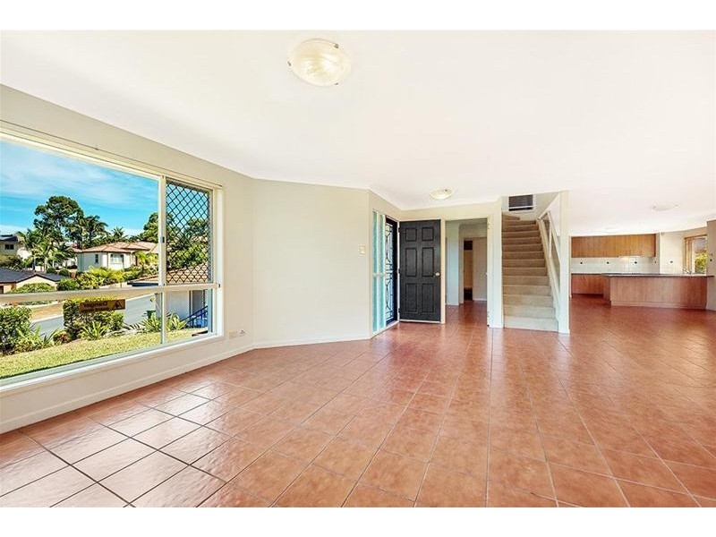 31 Arun Drive, Arundel QLD 4214