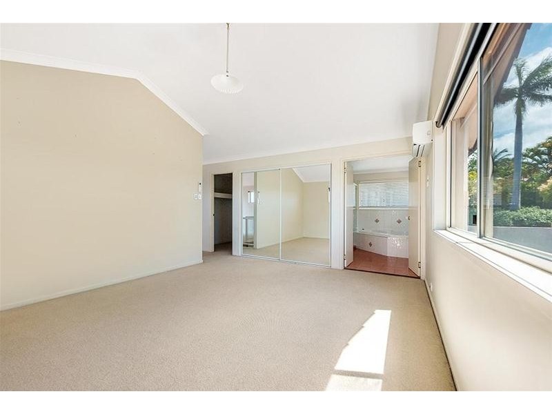 31 Arun Drive, Arundel QLD 4214