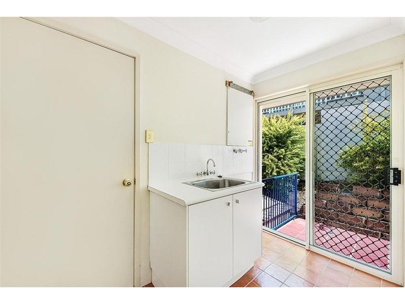 31 Arun Drive, Arundel QLD 4214