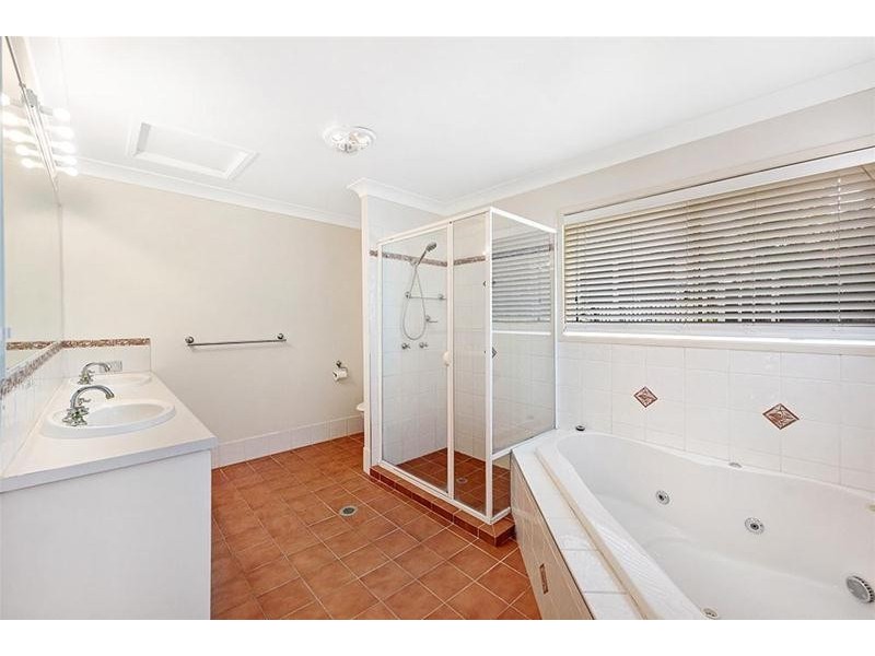 31 Arun Drive, Arundel QLD 4214