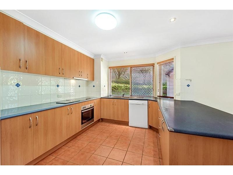 31 Arun Drive, Arundel QLD 4214