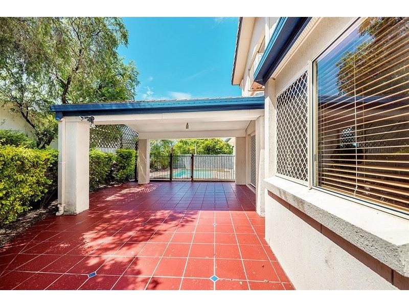 31 Arun Drive, Arundel QLD 4214