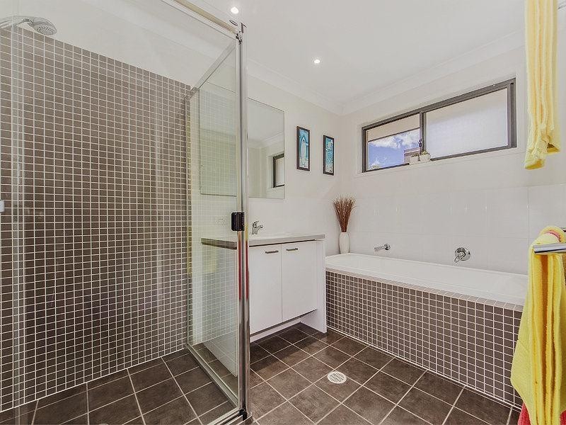 5 Mahogany Place, Molendinar QLD 4214