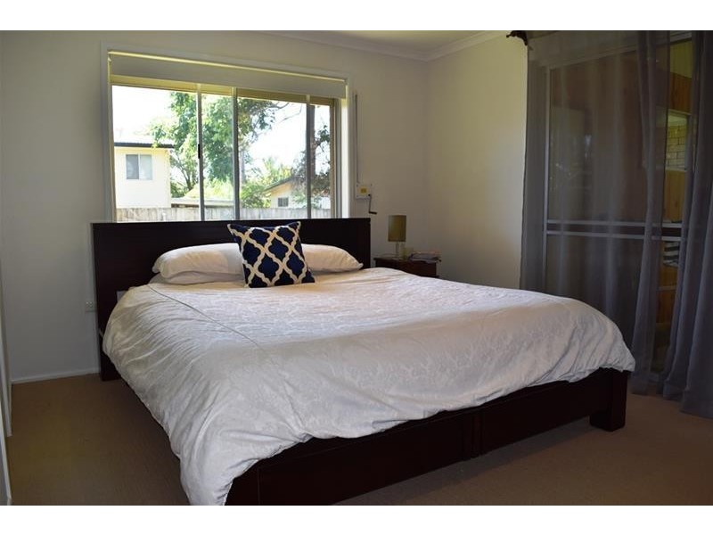 15 Grevillia Avenue, Southport QLD 4215