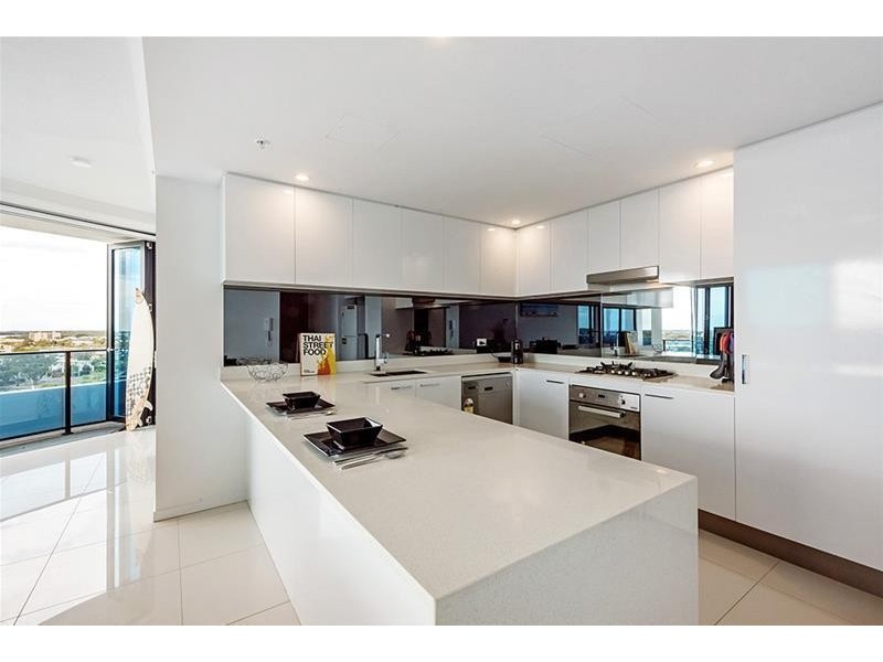 1805/5 Harbour Side Court, Biggera Waters QLD 4216