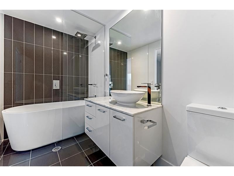 1805/5 Harbour Side Court, Biggera Waters QLD 4216