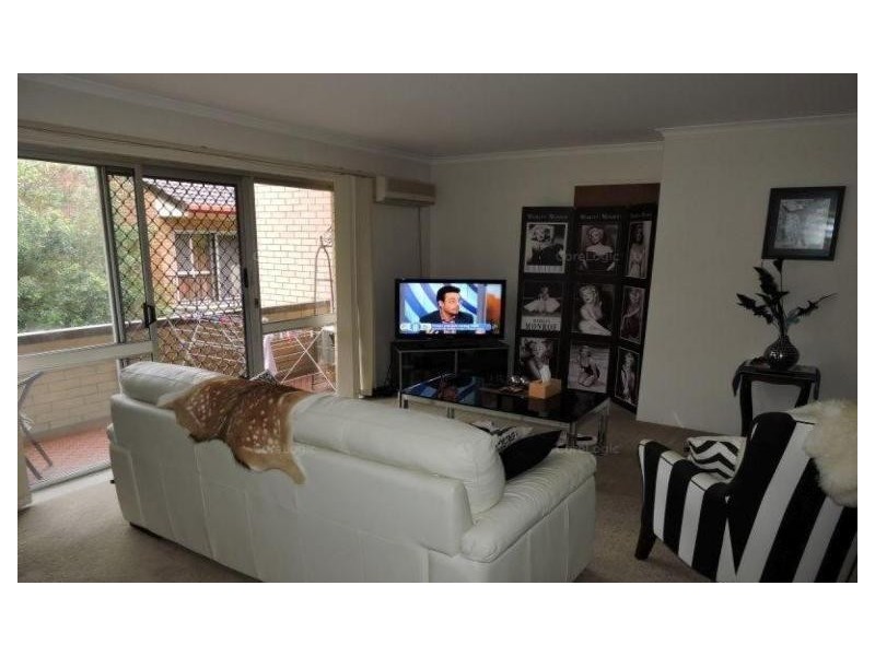 . Meron Street, Southport QLD 4215