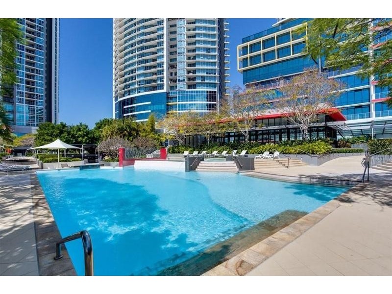 33005/9 Lawson Street, Southport QLD 4215
